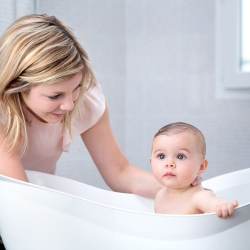 Suavinex -Reducteur de baignoire - Ma Baby Checklist